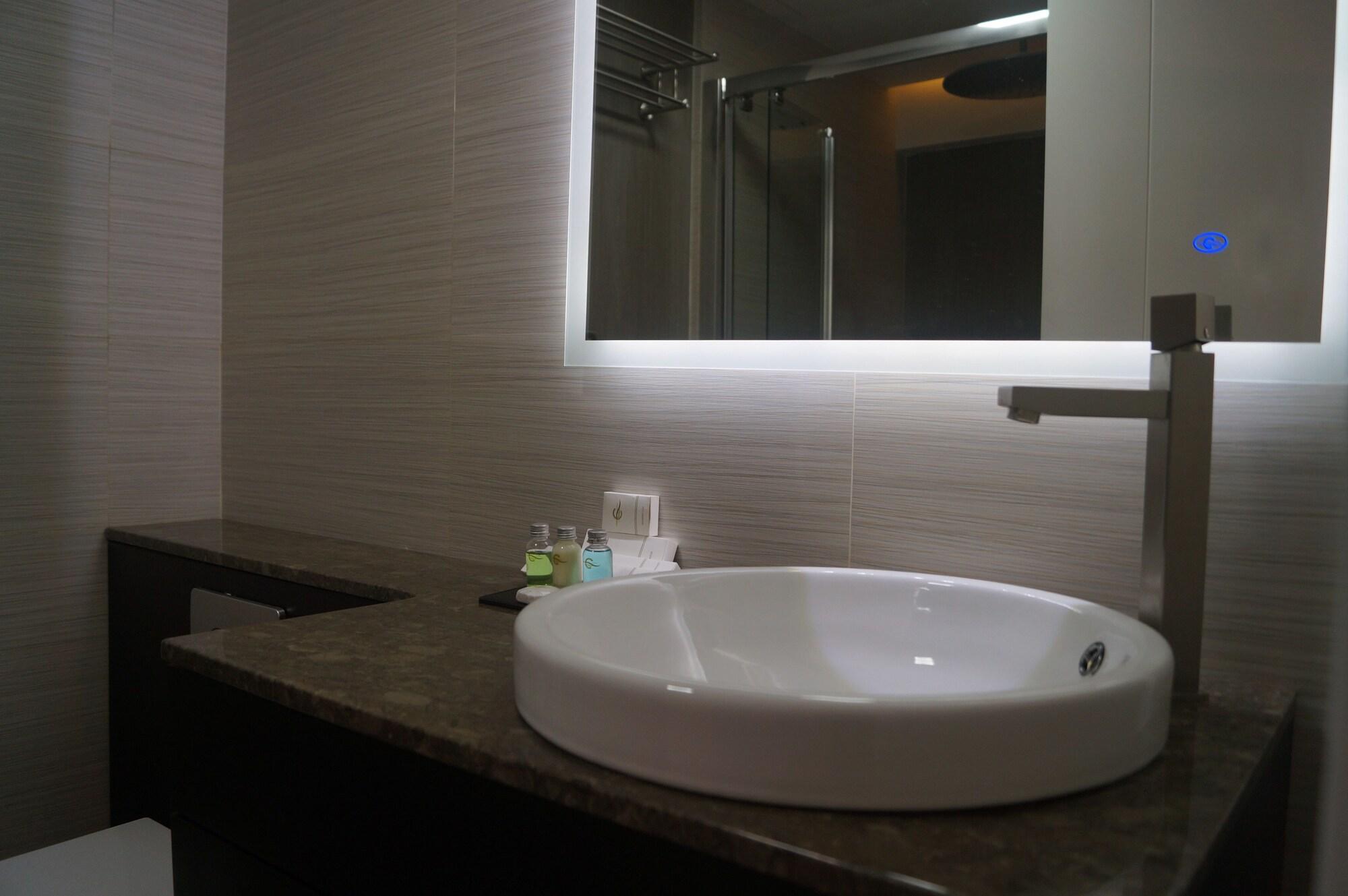 Coventina Lake Suites Dhaka Ngoại thất bức ảnh